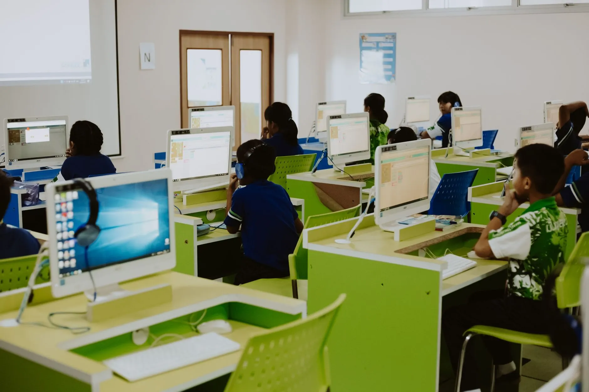 通辽地区牛羊饲料科学配比对养殖效益的影响分析